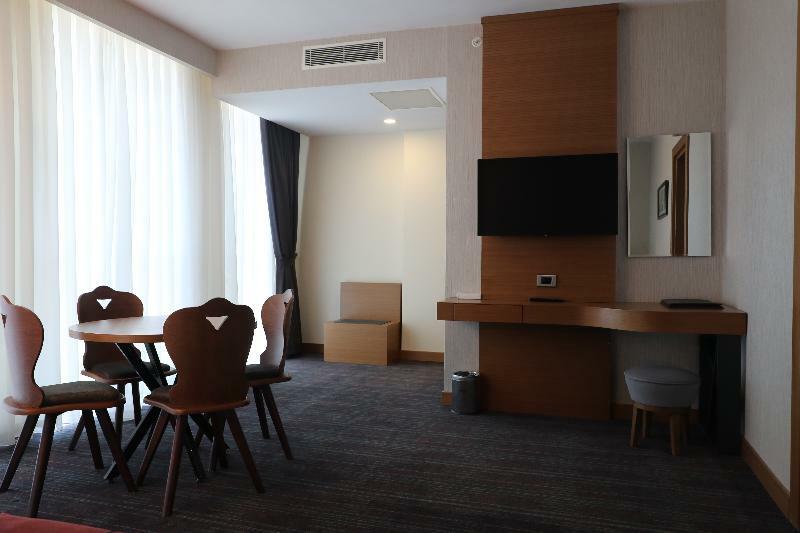 New Garden Hotel ดิยาร์บาคีร์ ภายนอก รูปภาพ